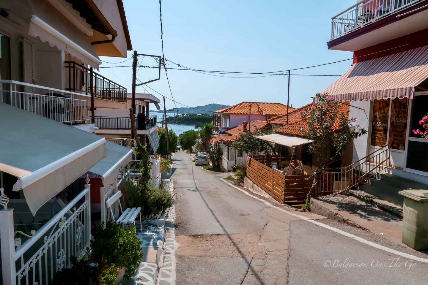 Уличките на Остров Амулиани, Атон, Халкидики